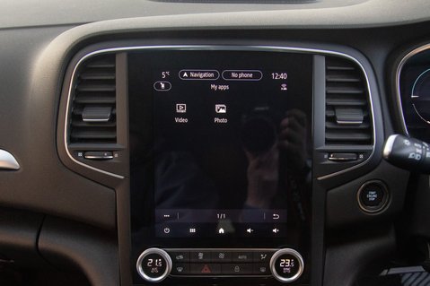 Renault Megane ICONIC E-TECH 29