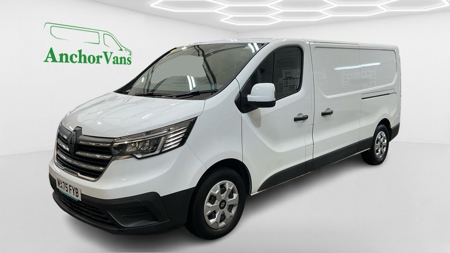 2025 RENAULT TRAFIC