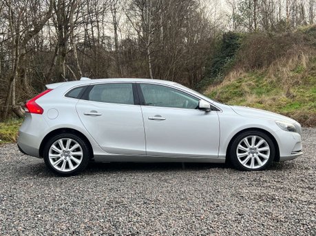 Volvo V40 1.6 V40 SE Luxury D2 Auto 5dr