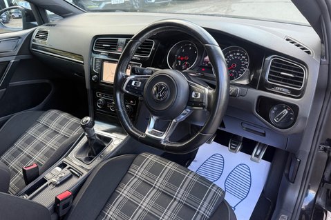 Volkswagen Golf GTD -TWO OWNERS -£20 ROAD TAX -9 SERVICES - ORIGINAL & UNMODIFIED -KEYLESS 14