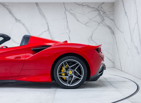 Ferrari F8 Spider 39