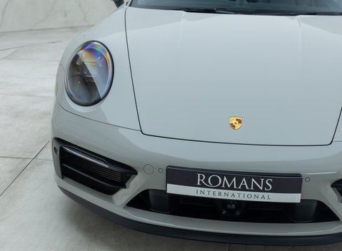 Porsche 911 Targa 4 GTS (992) 33