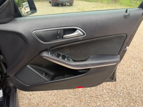 Mercedes-Benz GLA 1.6 GLA200 AMG Line Edition 7G-DCT Euro 6 (s/s) 5dr 22