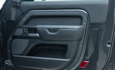 Land Rover Defender 90 V8 CARPATHIAN EDITION 26