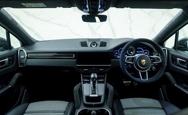 Porsche Cayenne GTS Coupé 16