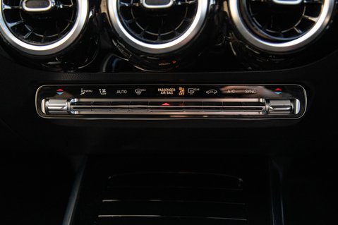 Mercedes-Benz GLA Class GLA 200 AMG LINE EXECUTIVE 34