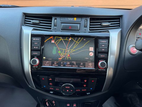 Nissan Navara 2.3 Navara Tekna dCi Auto 4WD 5dr 30