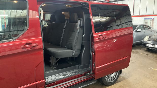 Ford Transit Custom Crew Cab SWB L1H1 Low Roof Limited 300 Air Con Alloys Sensors EURO 6 8