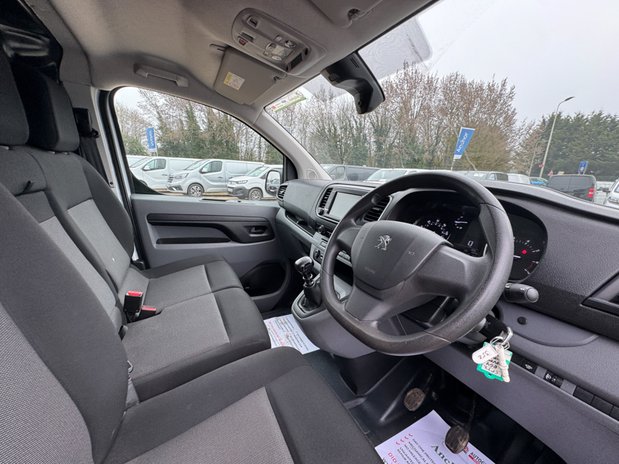 Peugeot Expert XLWB L3H1 [SOLD CM] Low Roof Professional Premium Air Con EURO 6 15