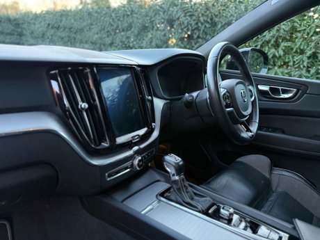 Volvo XC60 2.0 T5 R-Design Auto AWD Euro 6 (s/s) 5dr 17