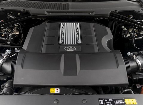 Land Rover Defender V8 26