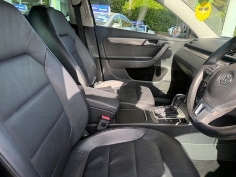 Volkswagen Passat 2.0 TDI BlueMotion Tech Executive DSG Euro 5 (s/s) 5dr 17