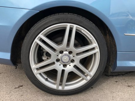 Mercedes-Benz E Class E250 CDI BLUEEFFICIENCY SPORT automatic convertible 27