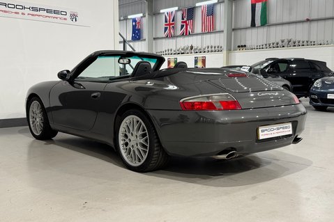 Porsche 911 Carrera 4 Cabriolet 3