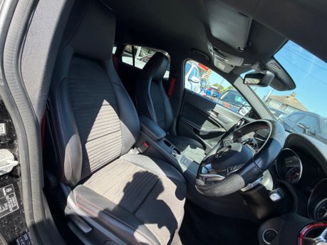Mercedes-Benz CLA Class CLA 250 4MATIC AMG 18