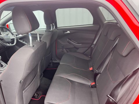 Ford Focus 1.0T EcoBoost ST-Line Euro 6 (s/s) 5dr 38