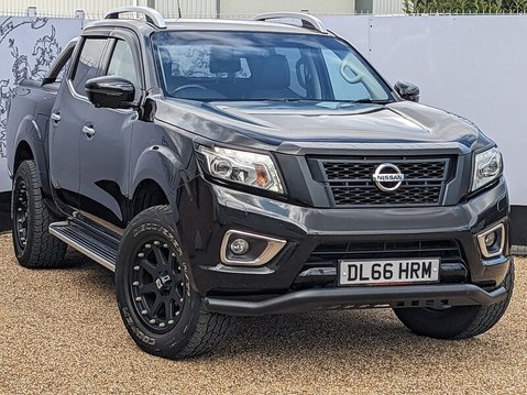 Nissan Navara DCI TEKNA 4X4 SHR DCB 1