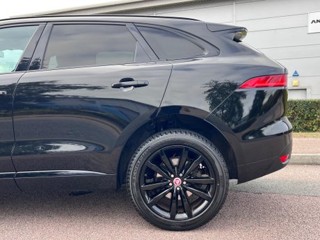 Jaguar F-Pace 2.0 D180 Chequered Flag Auto AWD Euro 6 (s/s) 5dr 43