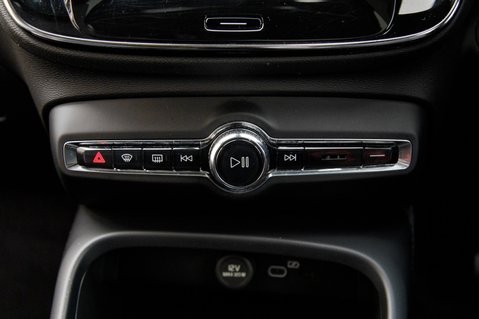 Volvo C40 RECHARGE PRO TWIN AWD 39