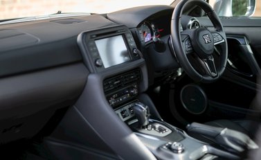 Nissan GT-R Prestige 15