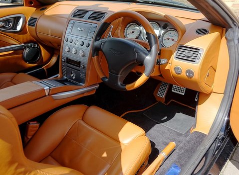 Aston Martin Vanquish S 14