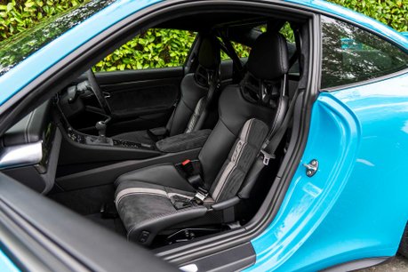 Porsche 911 GT3 WARRANTY. CLUBSPORT PACKAGE. MANUAL. PCCBS. CARBON INTERIOR. FRONT LIFT. 11