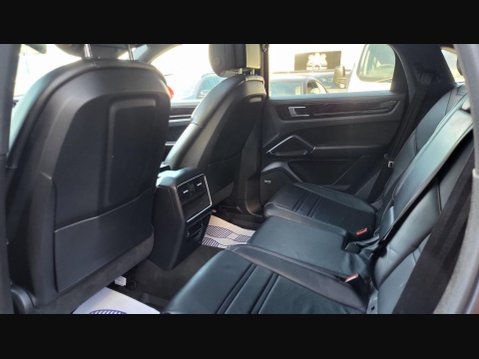 Porsche Cayenne V6 17