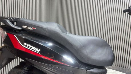 Lexmoto Titan 125 2021 ONLY 6K PROJECT SCOOTER SPARES OR REPAIR 125CC 16