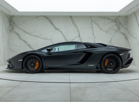 Lamborghini Aventador S LP 740-4 ROADSTER 7