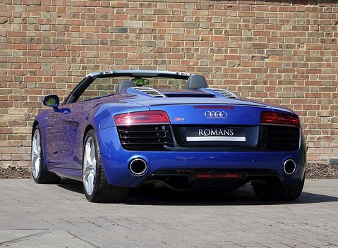 Audi R8 V10 Spyder 14