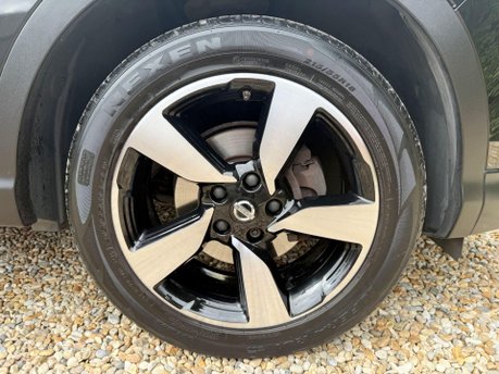 Nissan Qashqai 1.2 DIG-T N-Connecta 2WD Euro 6 (s/s) 5dr 14