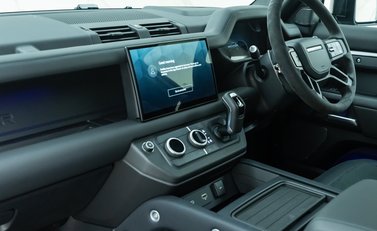 Land Rover Defender 90 V8 Carpathian Edition 15