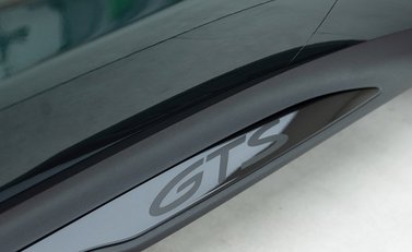 Porsche Taycan GTS Sport Turismo 30