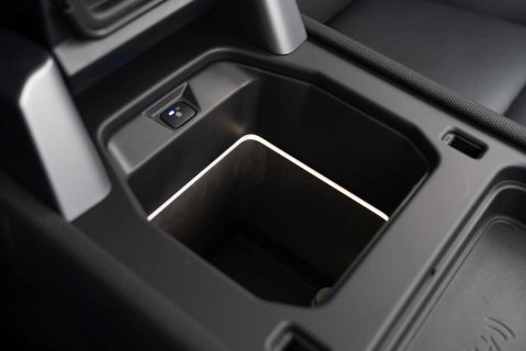 Land Rover Defender D250 SE County Edition 18