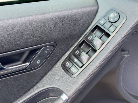 Mercedes-Benz R Class 3.5 R350 SE L MPV 5dr Petrol 7G-Tronic (274 g/km, 272 bhp) 53