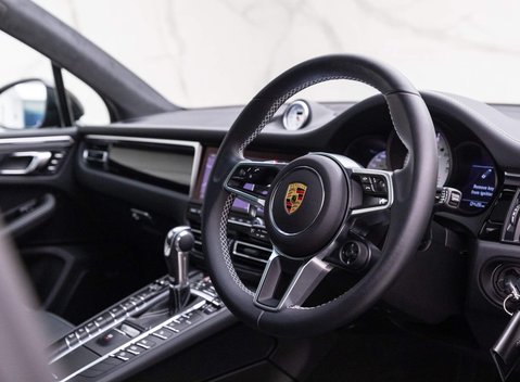 Porsche Macan TURBO PDK 5