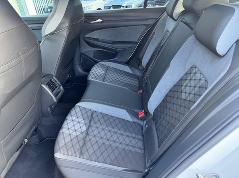 Volkswagen Golf R-LINE ETSI DSG 21