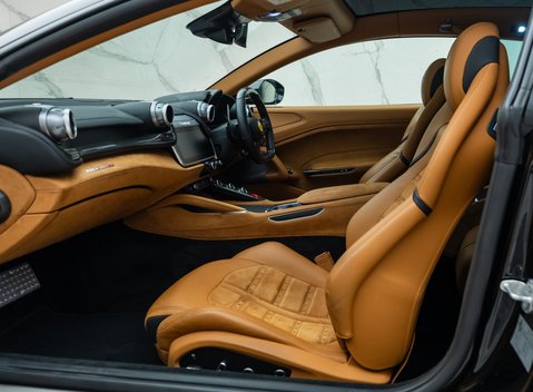 Ferrari GTC4 Lusso V12 18