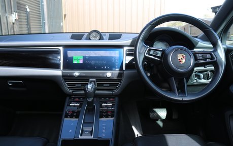 Porsche Macan S PDK - Pan Roof, BOSE, Adaptive Cruise Control 14