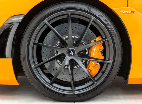 McLaren 720S Spider Performance 13