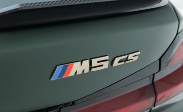 BMW M5 CS 45
