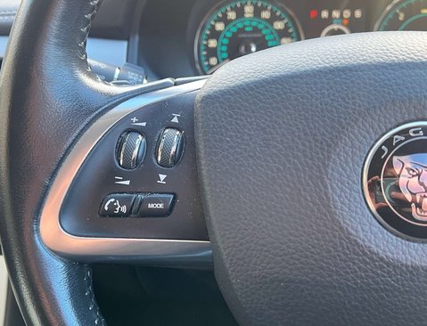 Jaguar XF 2.2 XF Portfolio D Auto 4dr 17