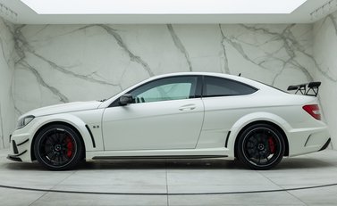 Mercedes-Benz C63 AMG Black Series 2