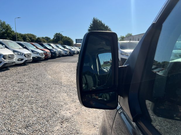 Ford Transit Custom SWB L1H1 Low Roof Limited 280 Air Con Alloys Sensors EURO 6 NO VAT 19