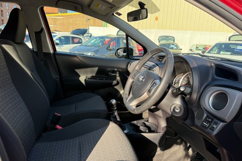 Toyota Yaris 1.3 VVT-I TR LOOK! JUST 38000 MILES! LOW INSURANCE! AIR CON 5