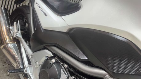 Honda NC700 2012 ONLY 19K NEW MOT 47BHP A2 READY SERVICED COMMUTER BIKE 22