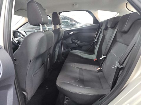 Ford Focus 1.0 Focus Zetec 5dr 17