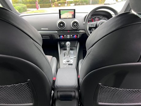 Audi A3 1.5 TFSI CoD 35 Black Edition Sportback S Tronic Euro 6 (s/s) 5dr 32