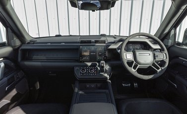 Land Rover Defender 110 V8 18