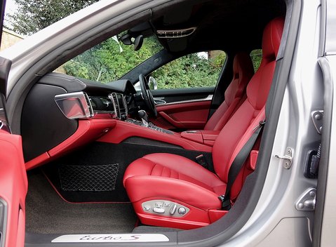 Porsche Panamera Turbo S 20